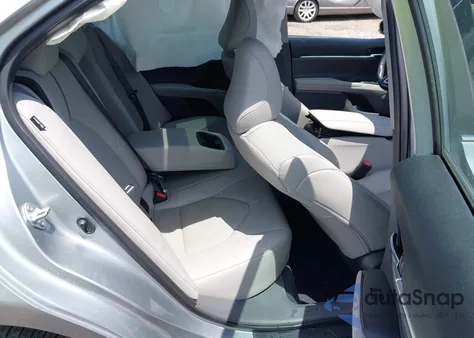 2022 Toyota Camry Xle z USA, uszkodzony, nr VIN 4T1F11AK7NU712529